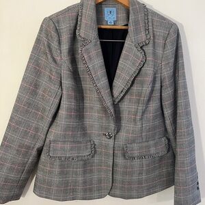 Cece blazer. Light pink and grey plaid. Button has slight damage. Size 10